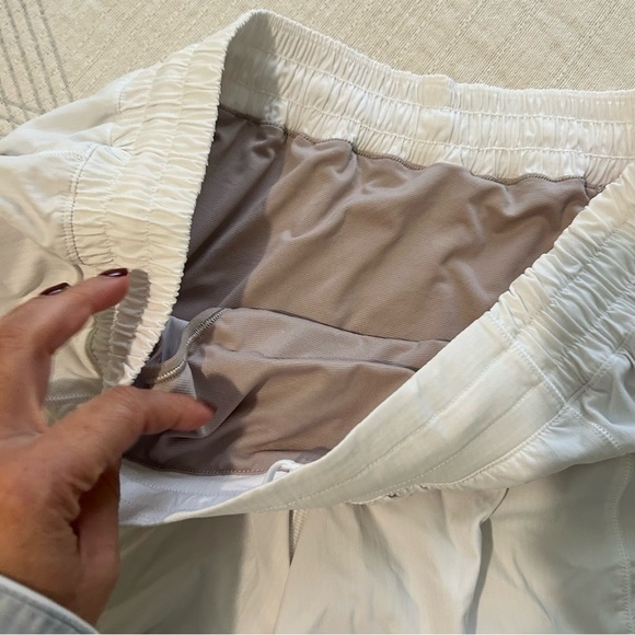 Lululemon Hotty Hot Low Rise Shorts 2.5 Inseam sz 14 - Picture 8 of 14